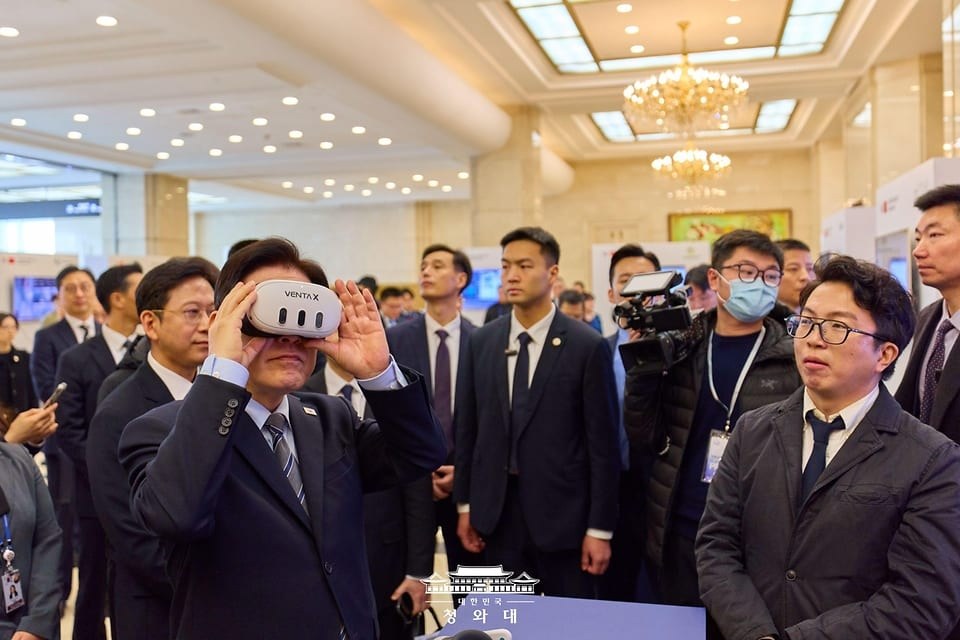 2026 한·중 벤처스타트업 서밋의 VENTA X VR 체험 장면